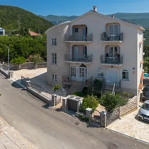 kuca-orhidea.primorje-gorskikotar.com/